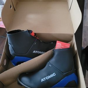 Cross country skis boots. Atomic